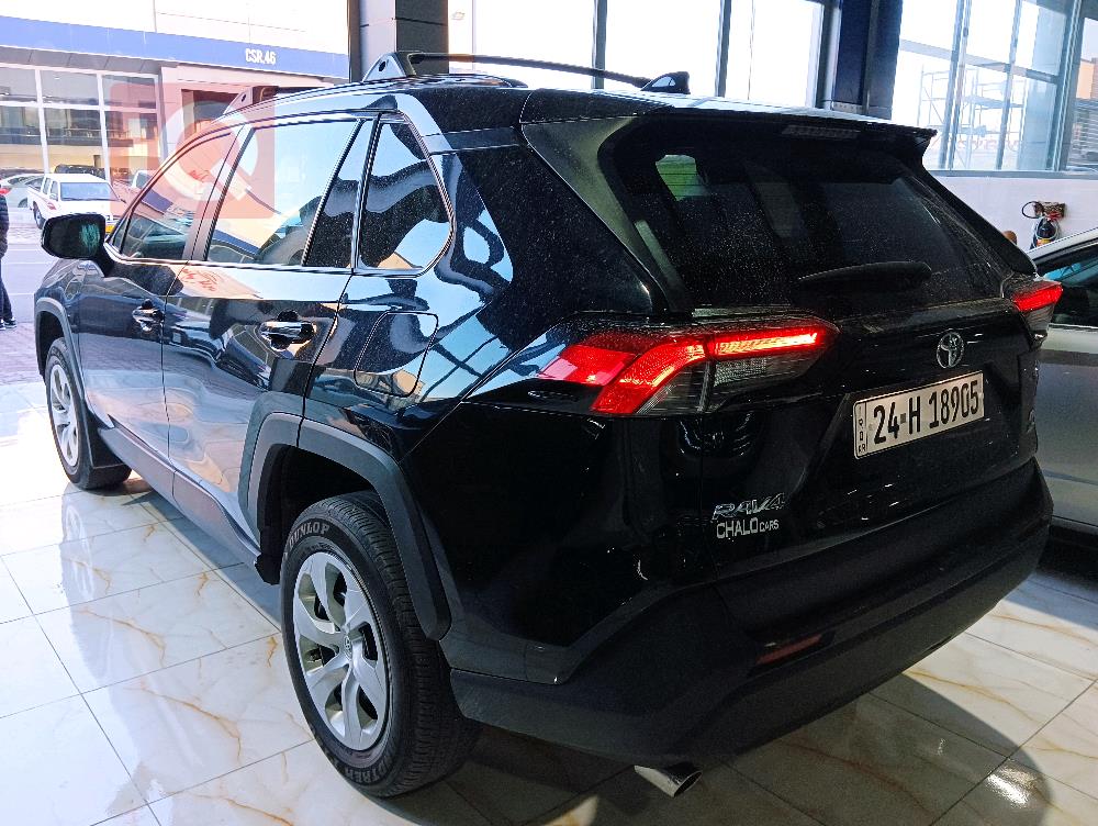 تۆیۆتا ڕاڤ 4